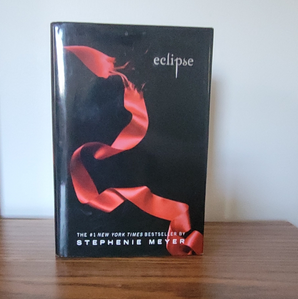 Eclipse Twilight Saga Series Hardcover Best Seller Book by Stephenie Meyer. NWOT